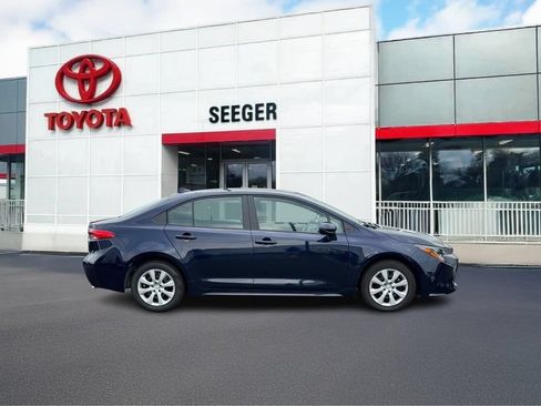 Used 2026 Toyota Corolla LE FWD image 2