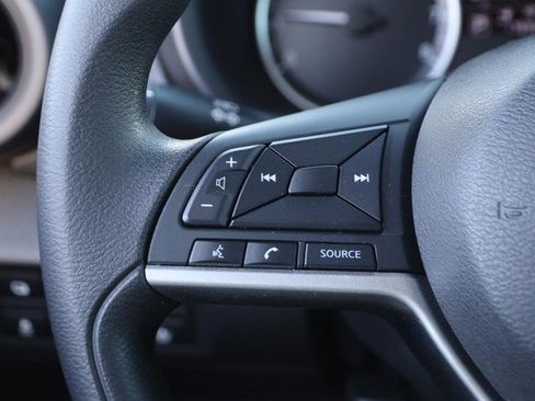 Used 2022 Nissan Kicks S image 11