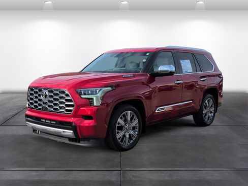 Used 2025 Toyota Sequoia Capstone image 6