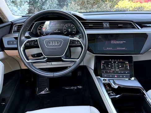 Used 2024 Audi Q8 e-tron Premium AWD/4WD image 27