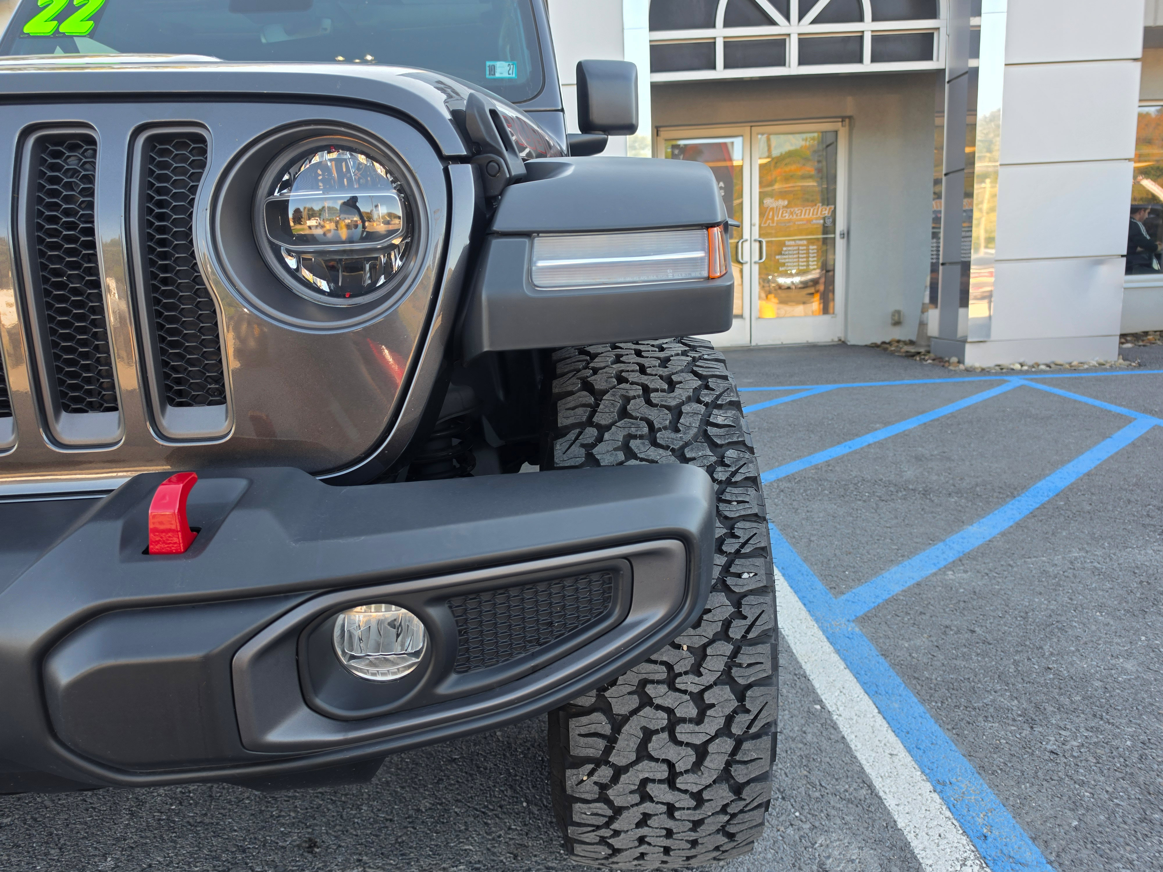 Used 2022 Jeep Wrangler Unlimited Rubicon w/ Xtreme Recon 35" Tire Package AWD/4WD image 10