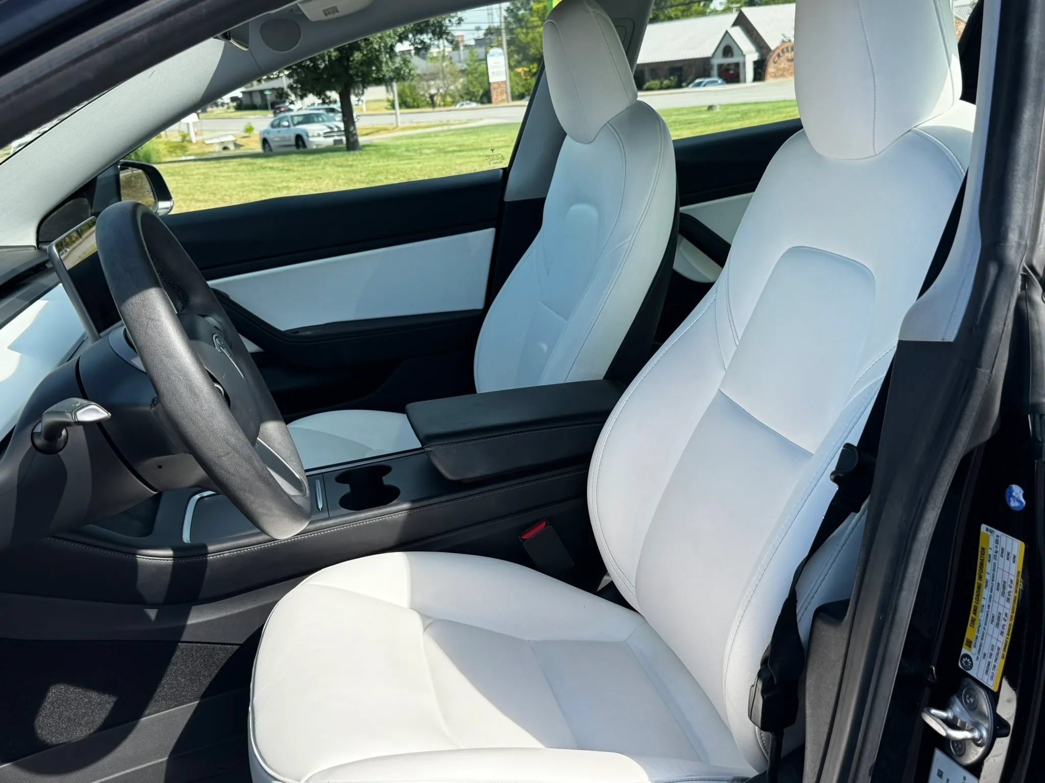 Used 2021 Tesla Model 3 Standard Range Plus RWD image 5