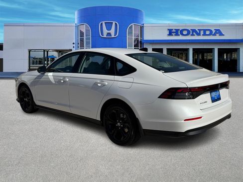 New 2025 Honda Accord SE image 4