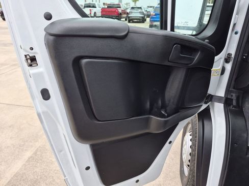 Used 2025 RAM ProMaster 2500 w/ Convenience Group FWD image 26