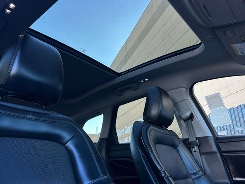 Used 2022 Lincoln Corsair FWD w/ Premium Package image 16