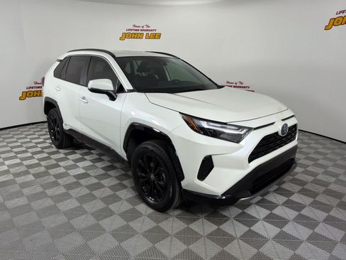 Used 2022 Toyota RAV4 SE AWD/4WD image 8