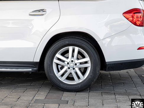 Used 2016 Mercedes-Benz GL 450 4MATIC w/ Premium I Package image 6