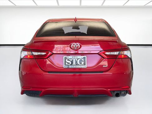 Used 2019 Toyota Camry SE image 5