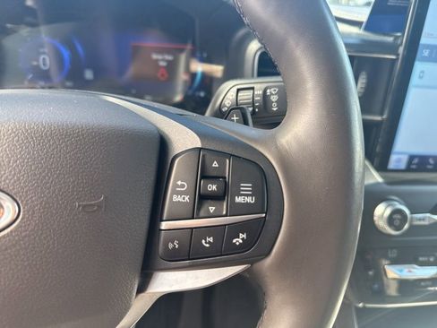 Used 2020 Ford Explorer Platinum w/ Premium Technology Package image 16