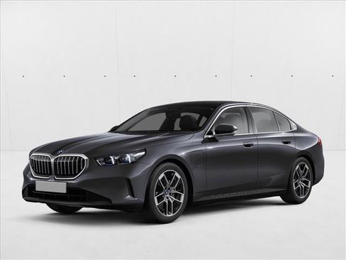 Used 2026 BMW 550e xDrive AWD/4WD image 1