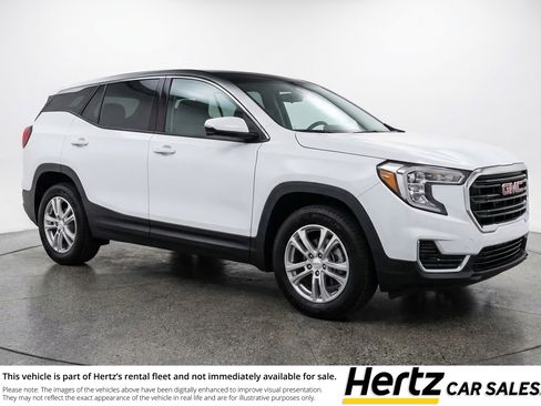 Used 2024 GMC Terrain SLE image 1