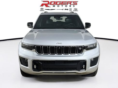 Used 2023 Jeep Grand Cherokee Overland w/ Adv Protech Group III AWD/4WD image 2