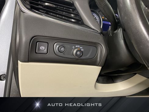 Used 2020 Buick Enclave Essence AWD/4WD image 24