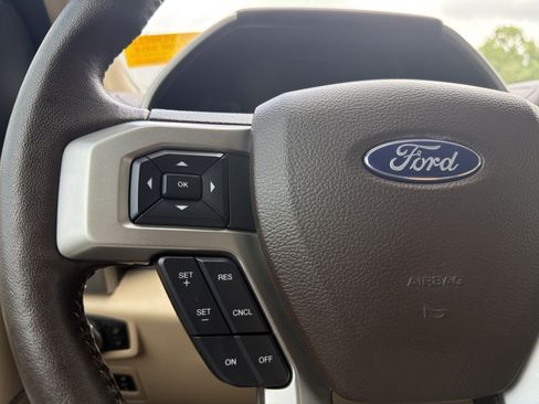 Used 2020 Ford F150 Lariat w/ Equipment Group 502A Luxury AWD/4WD image 28