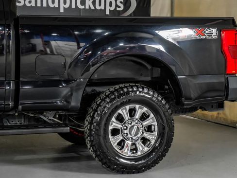 Used 2019 Ford F250 XLT w/ XLT Premium Package image 13