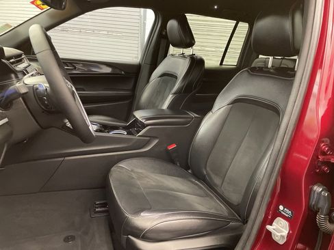 Certified 2023 Jeep Grand Cherokee Altitude image 19