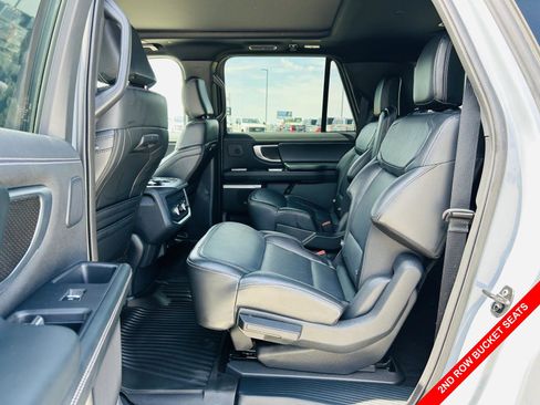 Used 2025 Ford Expedition Max Platinum w/ Stealth Performance Package AWD/4WD image 36