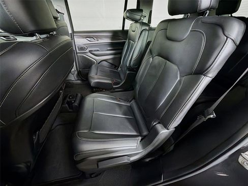 Used 2021 Jeep Grand Cherokee L Limited AWD/4WD image 23