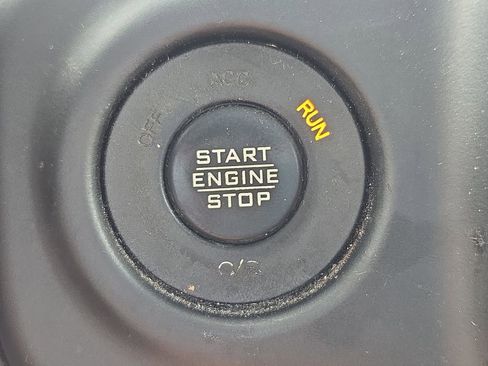 Used 2021 Jeep Gladiator Overland image 28