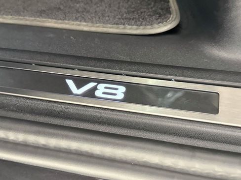 Used 2025 Land Rover Defender 110 V8 AWD/4WD image 38