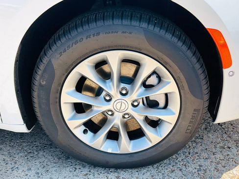 New 2025 Chrysler Pacifica Select image 12