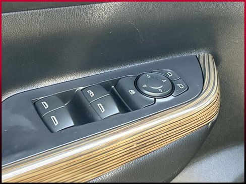 Used 2022 GMC Acadia SLE w/ Driver Convenience Package FWD image 20