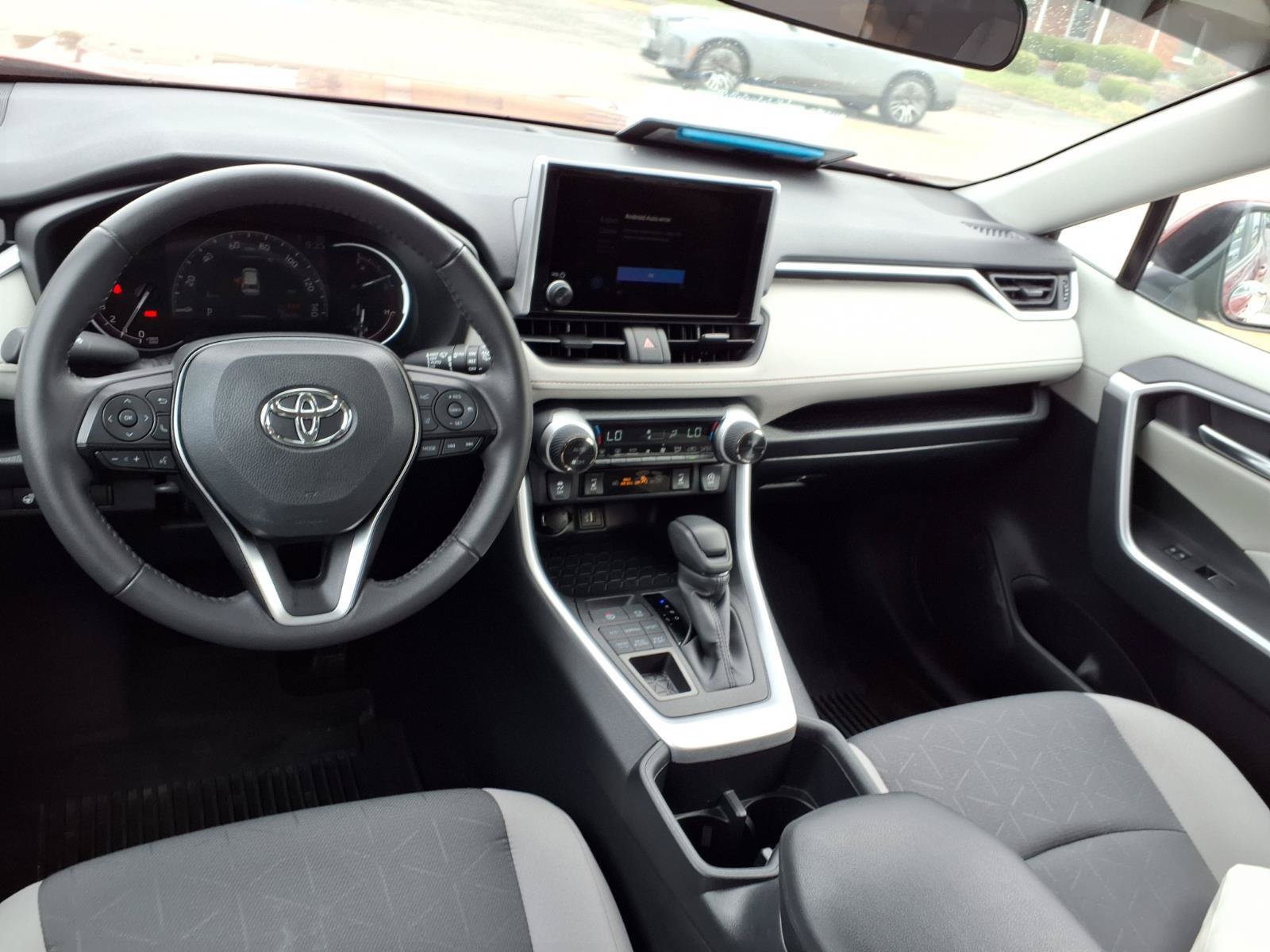 Used 2025 Toyota RAV4 XLE w/ Weather Package AWD/4WD image 7