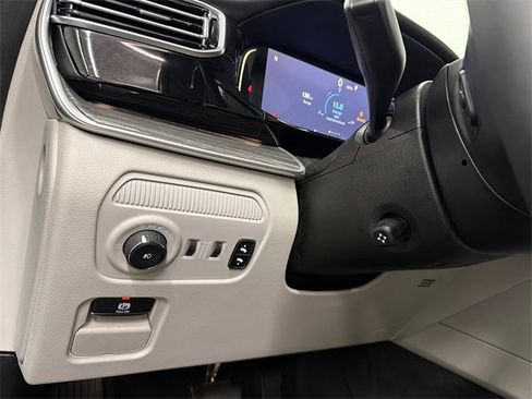 Used 2022 Jeep Wagoneer Series III w/ Premium Group I image 39