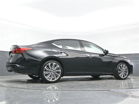 Certified 2025 Nissan Altima 2.5 SL image 25