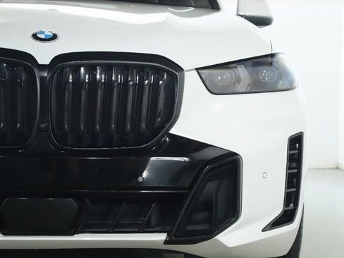 Used 2024 BMW X5 xDrive40i w/ M Sport Package AWD/4WD image 8