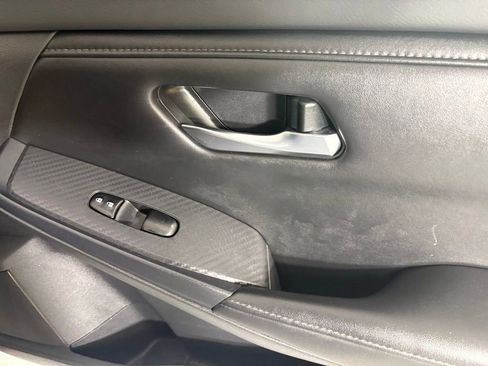 Used 2023 Nissan Sentra SV FWD image 13