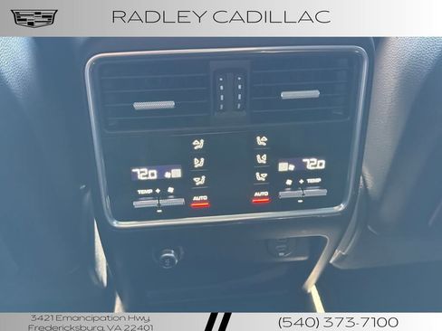 Used 2023 Porsche Cayenne AWD/4WD image 11
