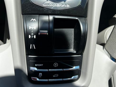 Used 2011 Porsche Cayenne S AWD/4WD image 34