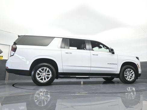Used 2025 Chevrolet Suburban LT RWD image 68