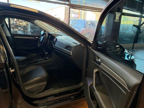 Used 2020 Volkswagen Jetta SE image 18