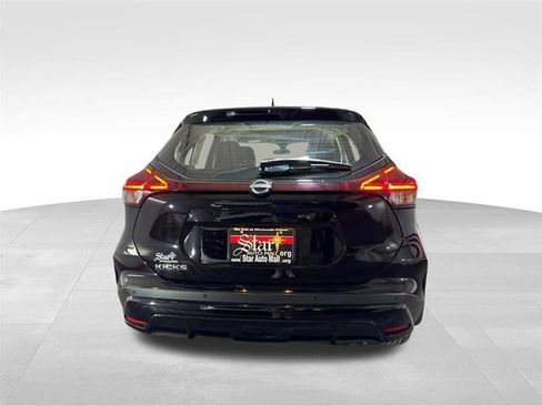 Used 2022 Nissan Kicks S FWD image 6