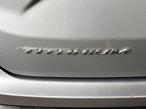 Used 2022 Ford Edge Titanium image 23