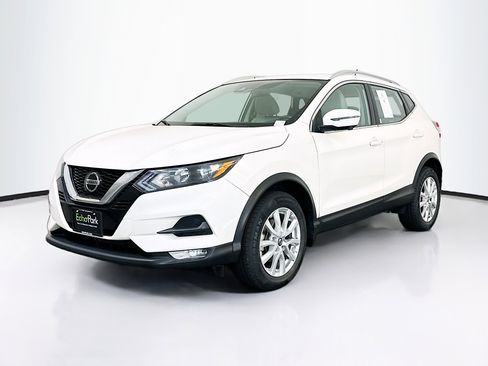 Used 2021 Nissan Rogue Sport SV w/ Technology Package image 3