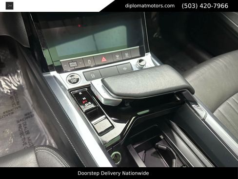 Used 2021 Audi e-tron Premium w/ Convenience Plus Package image 30