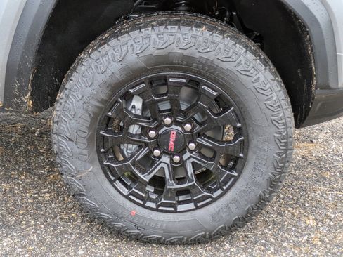 New 2026 GMC Canyon Elevation w/ Convenience Package image 11