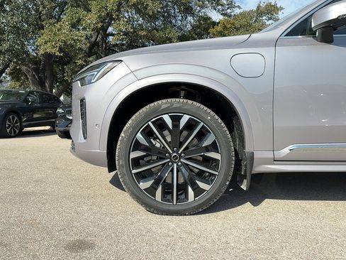 New 2026 Volvo XC90 T8 Plus image 9