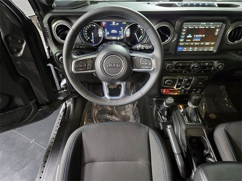 Used 2023 Jeep Wrangler Unlimited Rubicon 4xe image 16