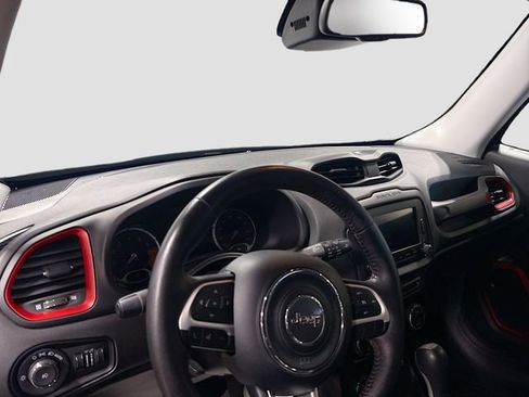 Used 2016 Jeep Renegade Trailhawk AWD/4WD image 11