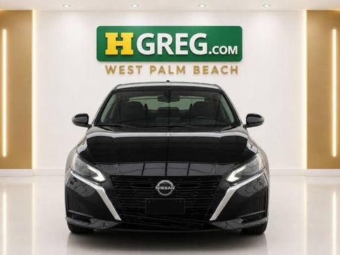 Used 2023 Nissan Altima 2.5 SV AWD/4WD image 7