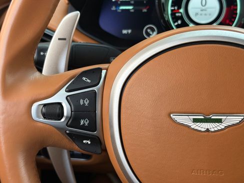 Used 2023 Aston Martin V8 Vantage Coupe RWD image 16