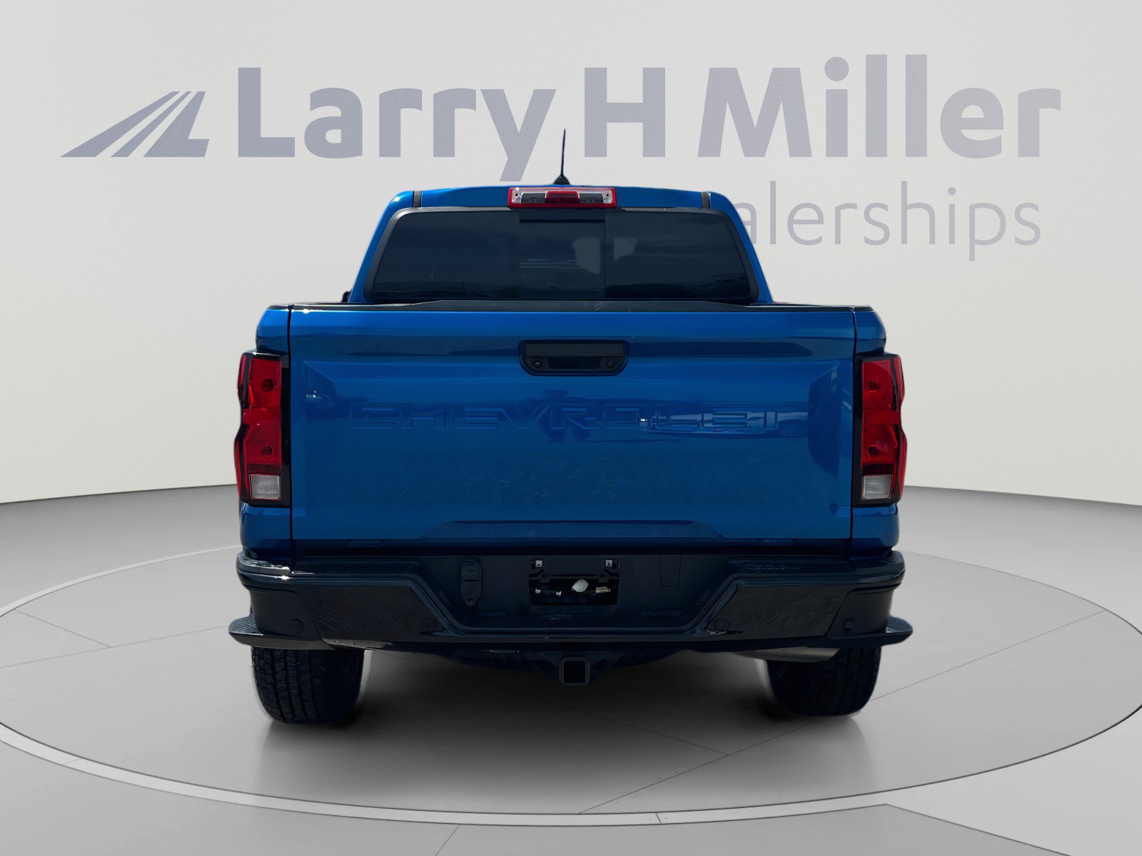 Used 2024 Chevrolet Colorado Trail Boss w/ Technology Package AWD/4WD image 4