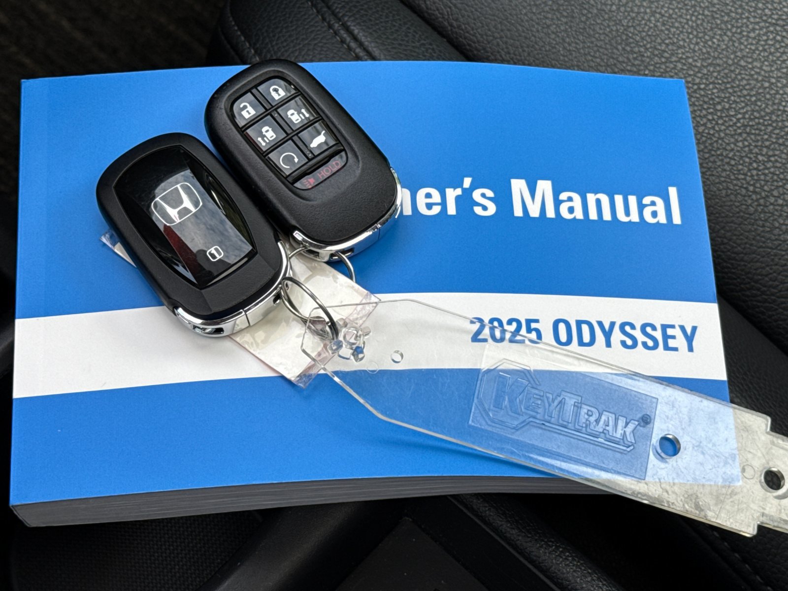 Used 2025 Honda Odyssey EX-L image 9