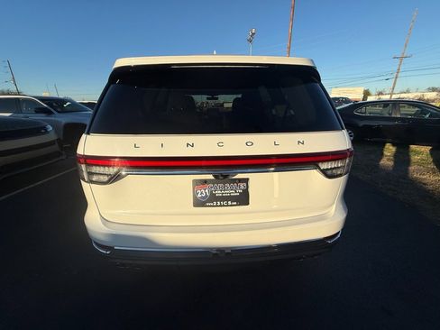 Used 2020 Lincoln Aviator Reserve w/ Equipment Group 202A image 4