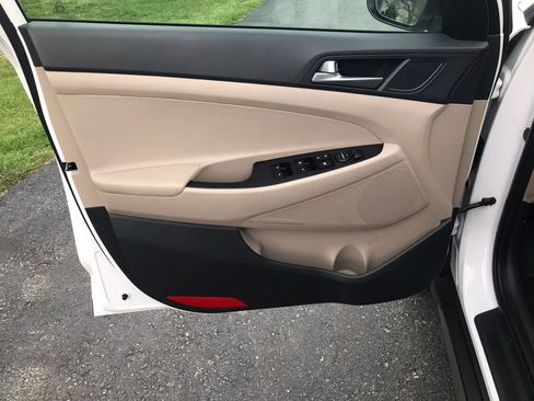 Used 2017 Hyundai Tucson Sport w/ Cargo Package image 10