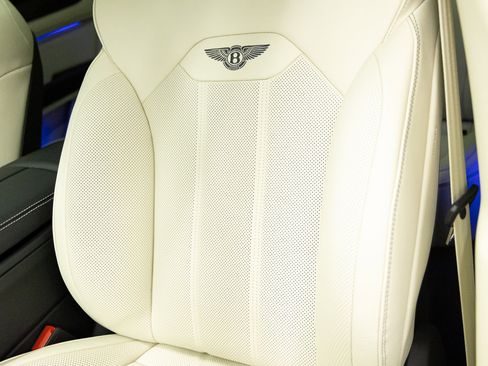 New 2026 Bentley Bentayga AWD/4WD image 30